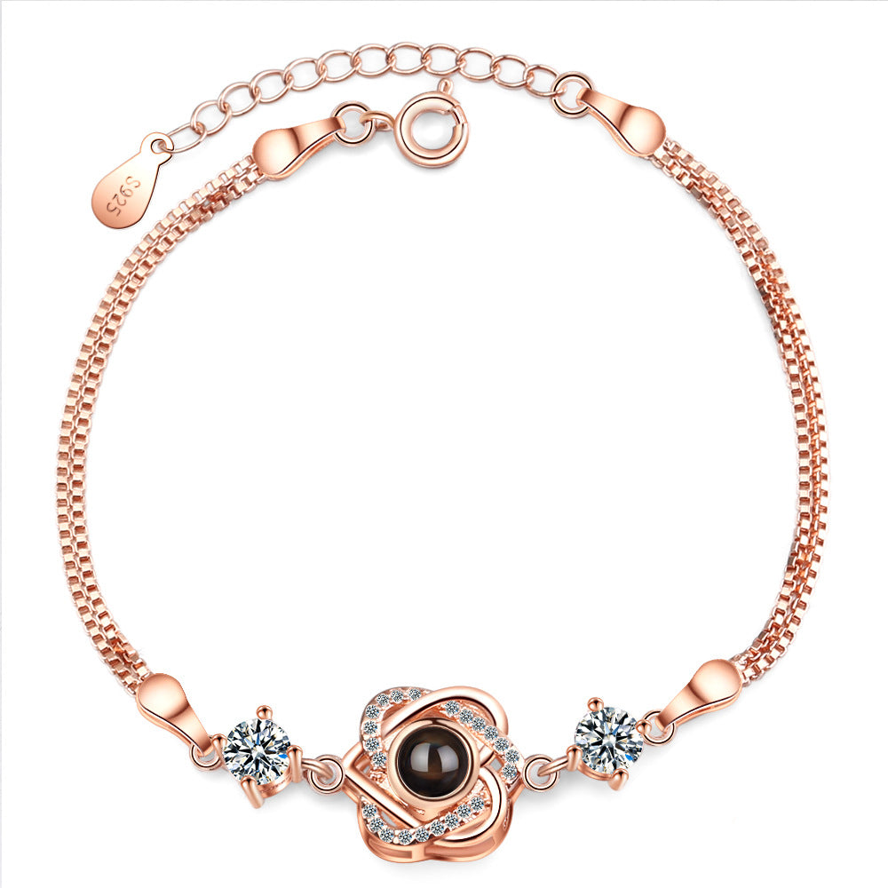 Pulseira em Forma de Coração com Projeção de Memórias de Amor