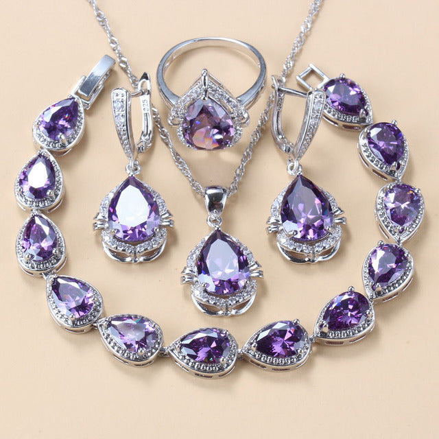 Conjunto de Brincos, Colar e Anel de Quatro Peças com Pingente Incrustado de Gemas
