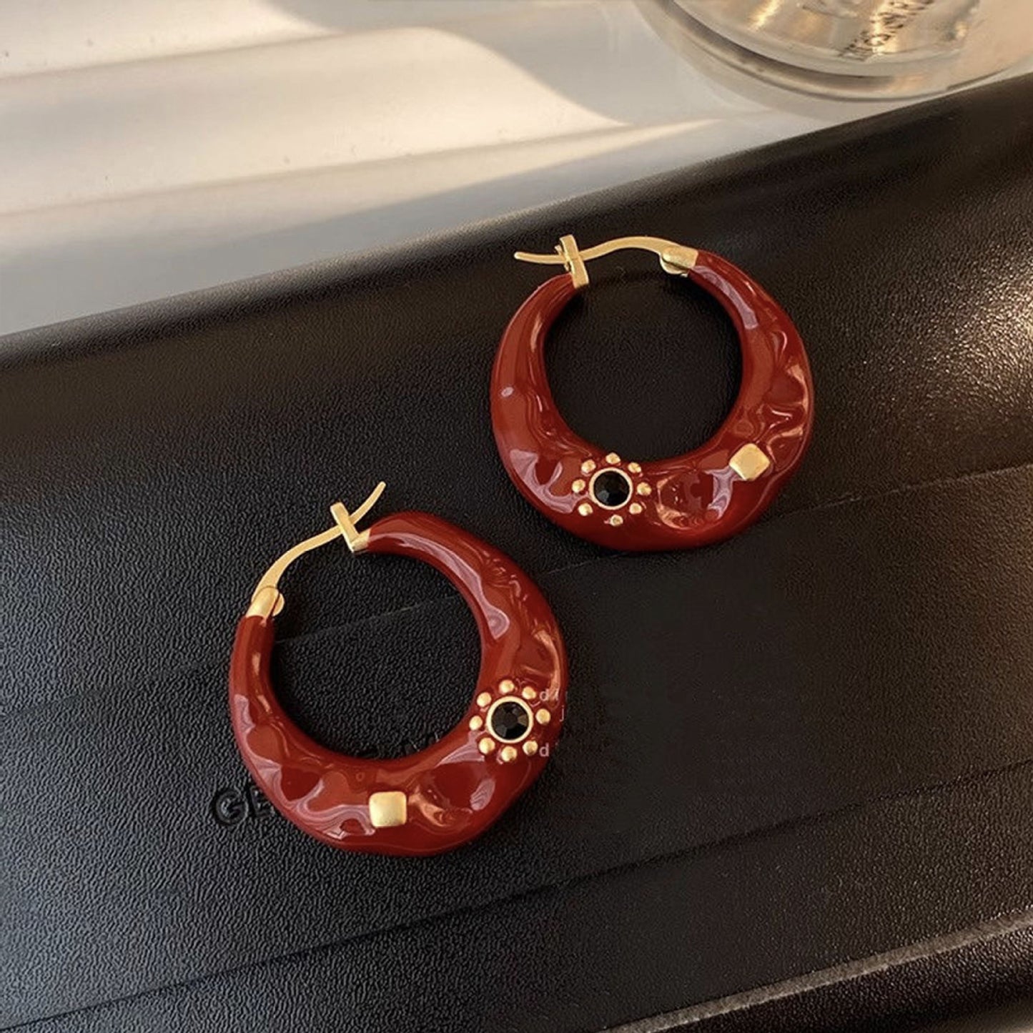 Novos Brincos de Pino de Luxo Leve Estilo Hong Kong de Alta Qualidade