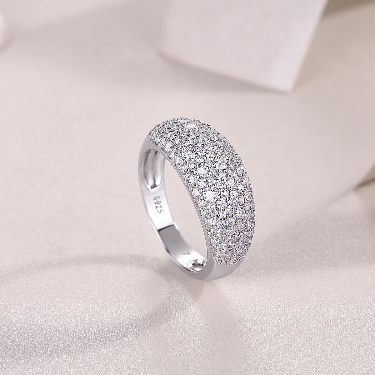 Anel em Prata Esterlina S925 e Diamante em Platina
