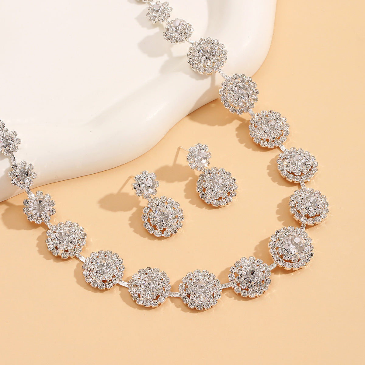 Conjunto Popular de Colar e Brincos de Quartzo com Strass Redondos de Luxo