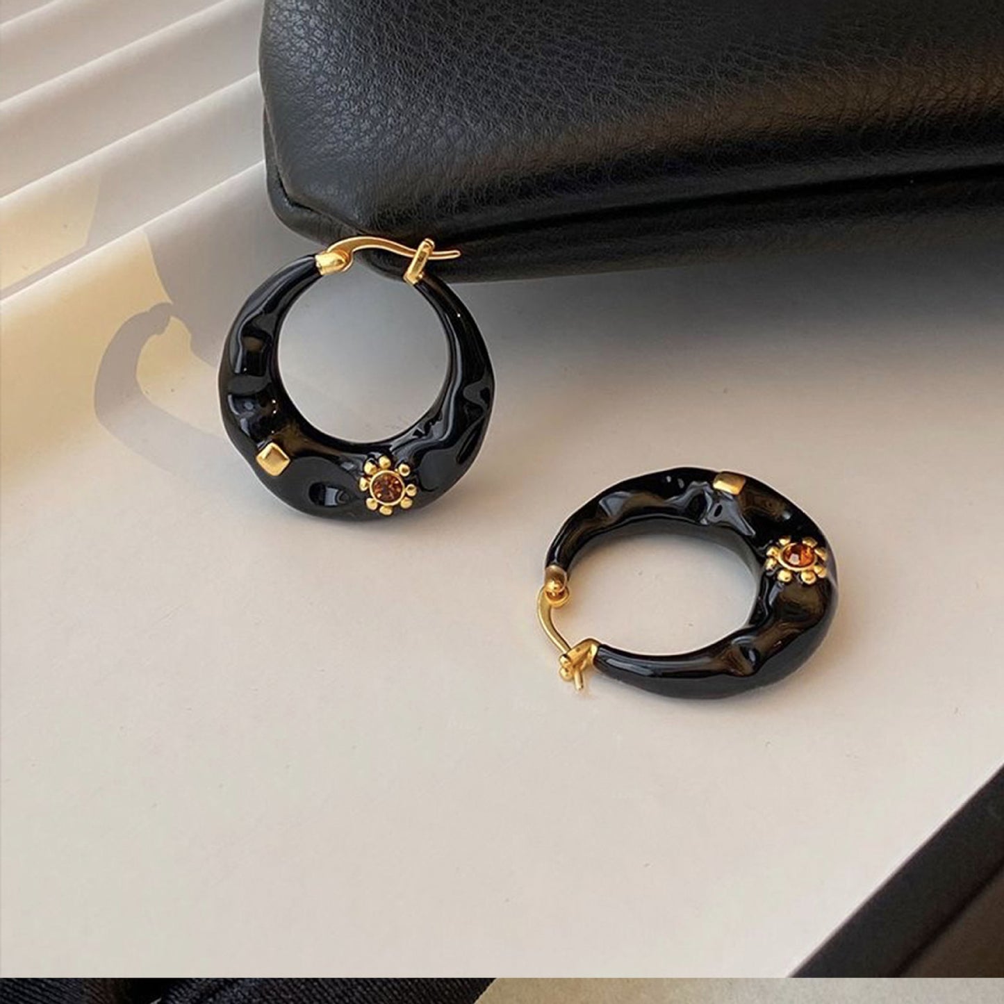 Novos Brincos de Pino de Luxo Leve Estilo Hong Kong de Alta Qualidade