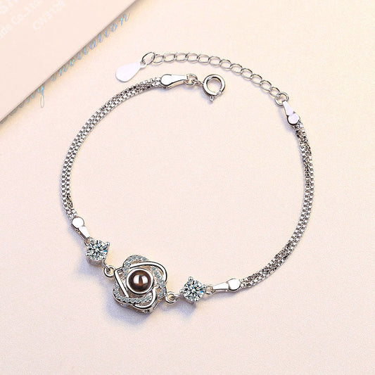 Pulseira em Forma de Coração com Projeção de Memórias de Amor